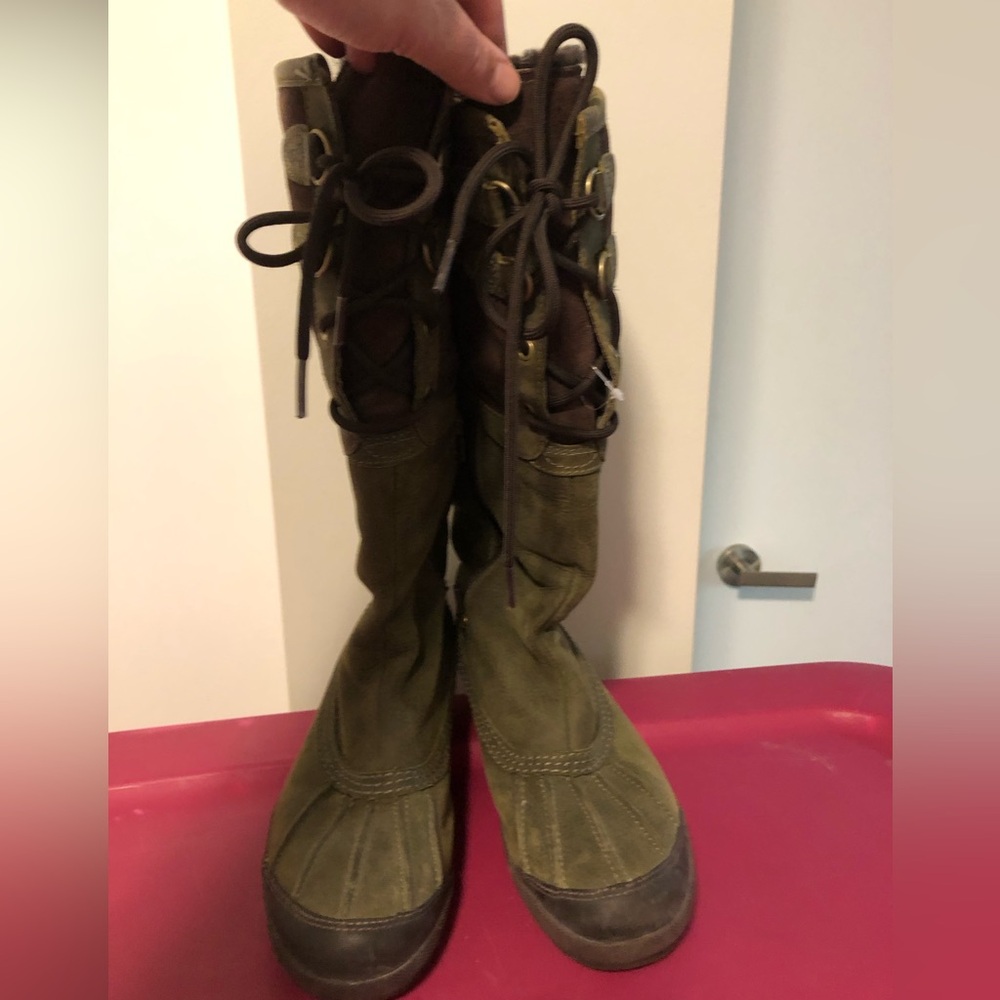 NWOT UGG Brown and Olive Suede Winter Boots